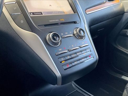 Used 2017 Lincoln MKC Select w/ Select Plus Package FWD image 32