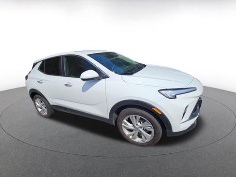 Used 2025 Buick Encore GX Preferred image 2