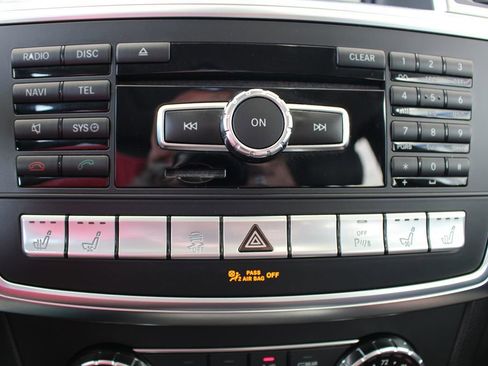 Used 2015 Mercedes-Benz GL 550 4MATIC image 39