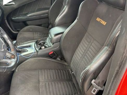 Used 2017 Dodge Charger R/T image 4