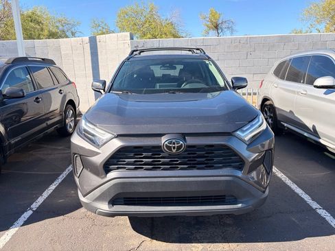 Used 2022 Toyota RAV4 XLE w/ Convenience Package FWD image 3