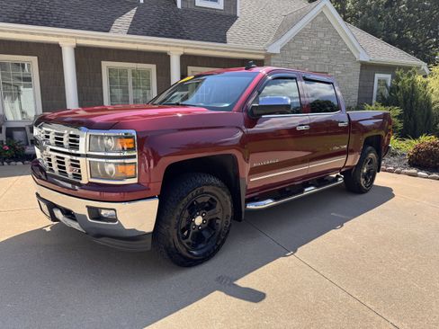 Used 2015 Chevrolet Silverado 1500 LTZ Z71 AWD/4WD image 2
