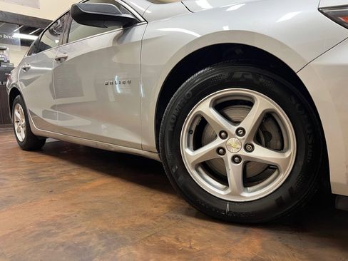 Used 2018 Chevrolet Malibu LS FWD image 34