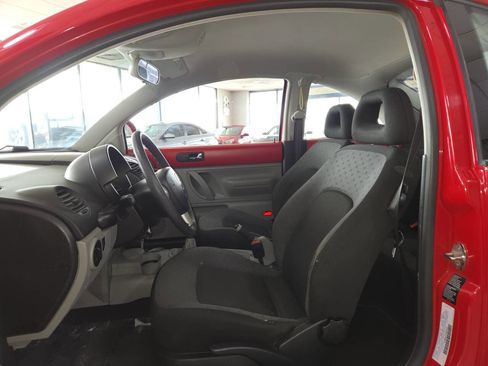 Used 1998 Volkswagen Beetle Coupe FWD image 18