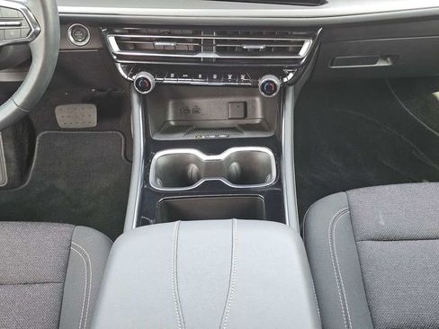 Used 2026 Chevrolet Traverse LT w/ Midnight/Sport Edition FWD image 20