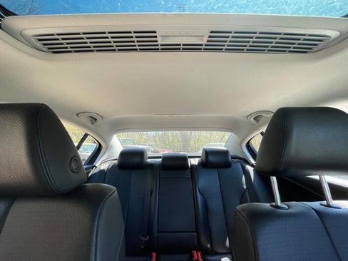Used 2010 Volkswagen Passat Komfort FWD image 32