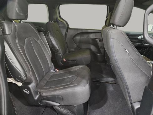 Used 2020 Chrysler Pacifica Touring w/ S Appearance Package FWD image 24