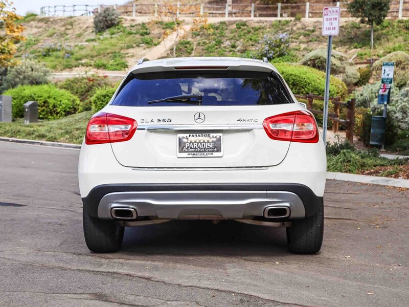 Used 2016 Mercedes-Benz GLA 250 4MATIC image 4