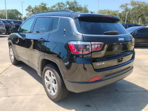 Used 2024 Jeep Compass Latitude AWD/4WD image 7