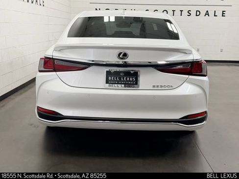 Used 2025 Lexus ES 300h w/ Premium Package FWD image 5