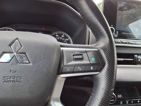 Used 2022 Mitsubishi Outlander SE FWD image 23