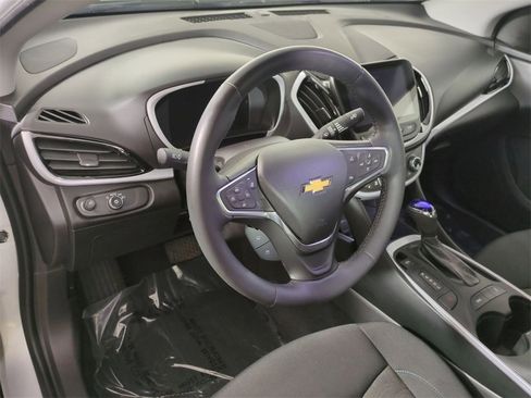 Certified 2018 Chevrolet Volt LT w/ Comfort Package image 10