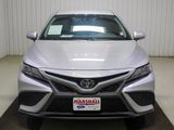 Used 2022 Toyota Camry SE image 2