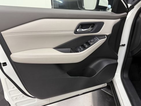 Used 2023 Nissan Rogue SV w/ SV Premium B Package FWD image 10