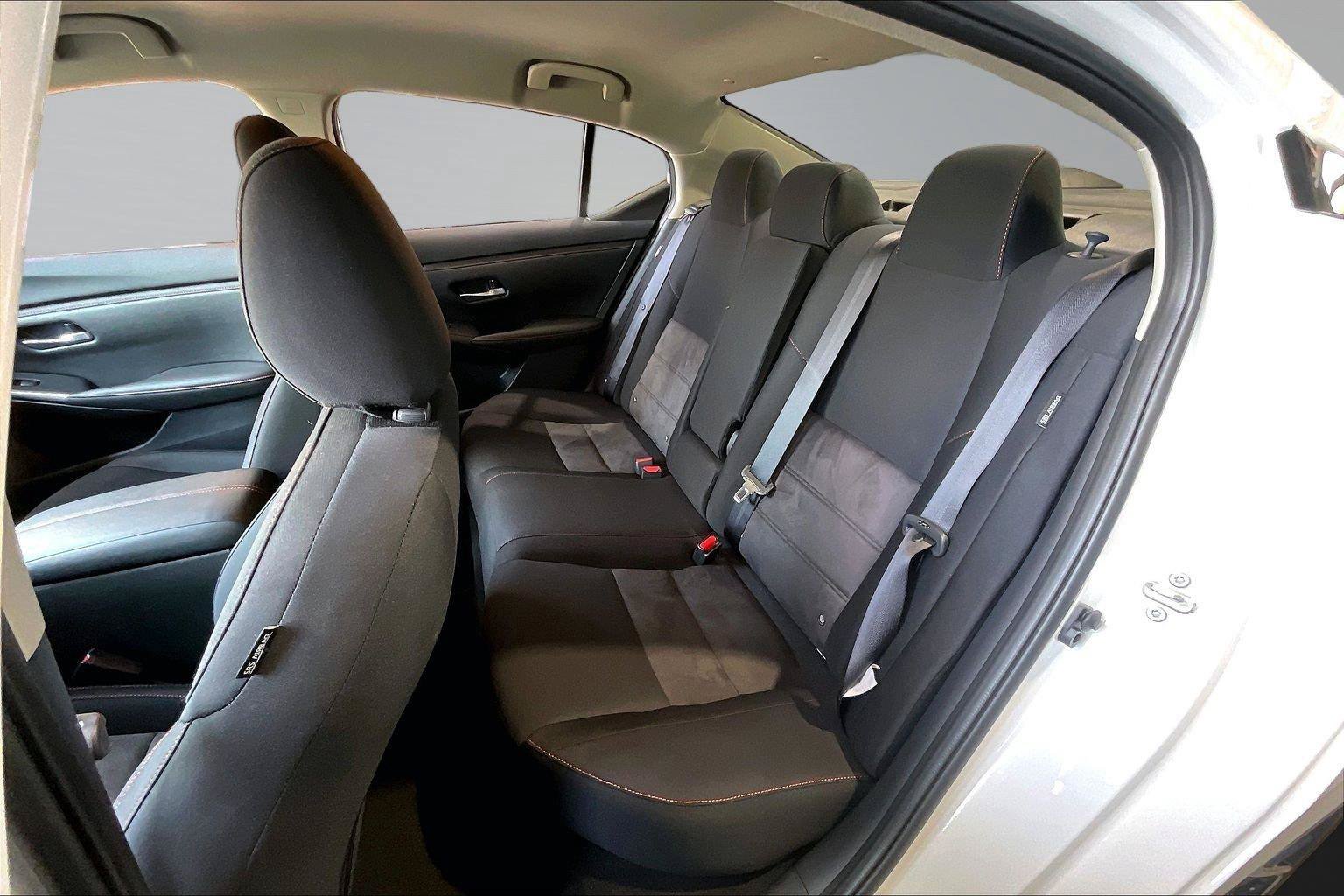 Certified 2025 Nissan Sentra SR FWD image 26