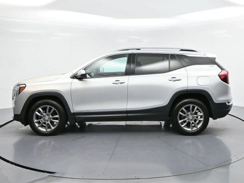 Used 2022 GMC Terrain SLT AWD/4WD image 4