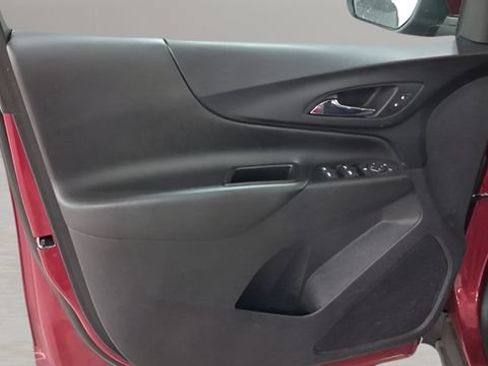 Used 2021 Chevrolet Equinox LT FWD image 22