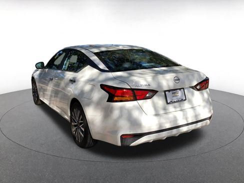 Used 2025 Nissan Altima 2.5 SV image 5