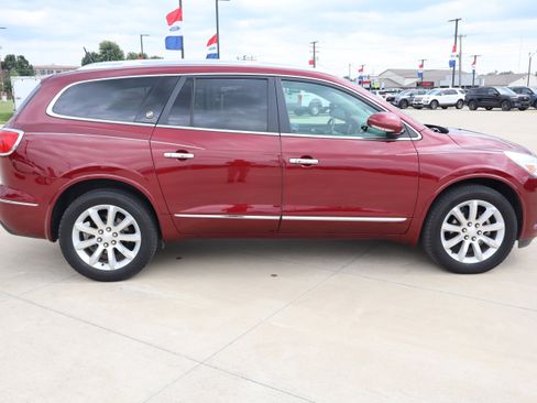 Used 2017 Buick Enclave Premium w/ Experience Buick Package FWD image 4