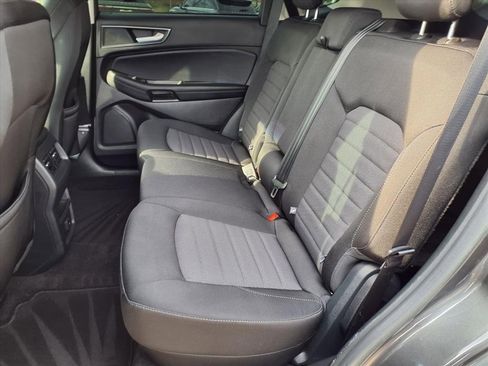 Used 2020 Ford Edge SE image 24