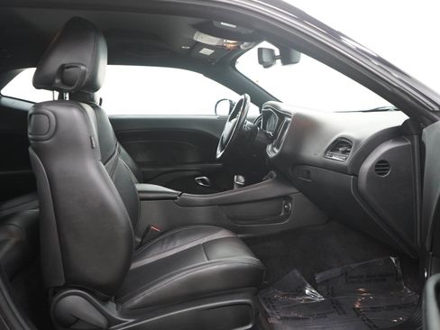 Used 2018 Dodge Challenger GT w/ Driver Convenience Group AWD/4WD image 11