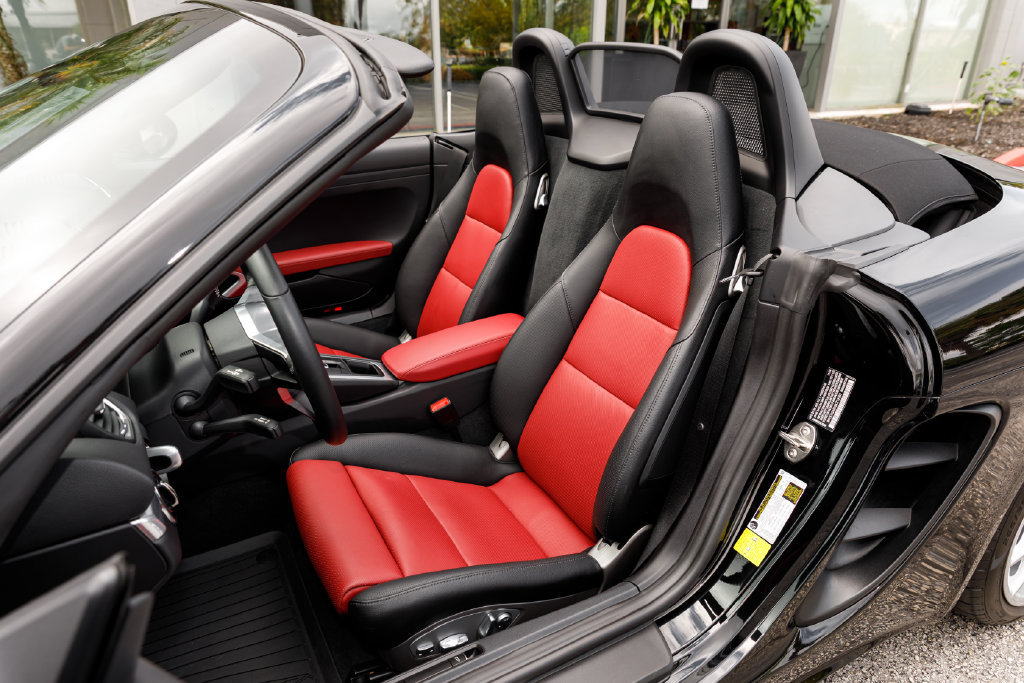 Used 2025 Porsche 718 Boxster RWD image 22