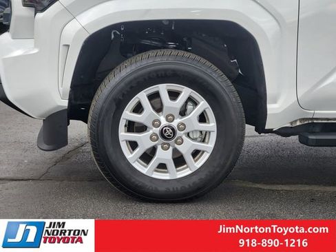 Used 2025 Toyota Tacoma SR5 image 13