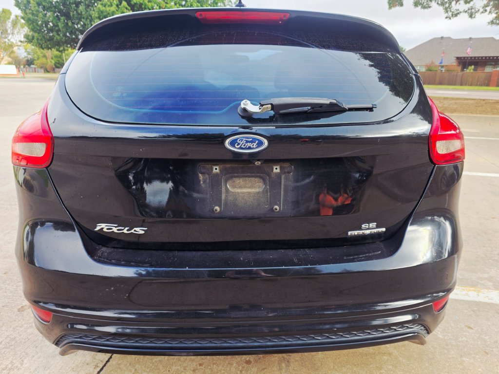 Used 2015 Ford Focus SE w/ SE Sport Package FWD image 26