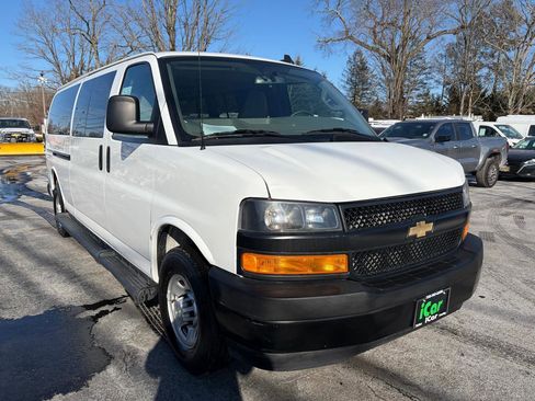 Used 2023 Chevrolet Express 3500 LS image 4