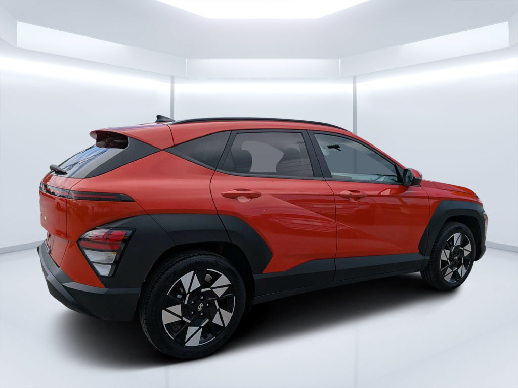 Used 2025 Hyundai Kona SEL FWD image 3