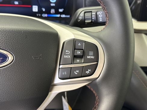 New 2026 Ford Explorer Active RWD image 25