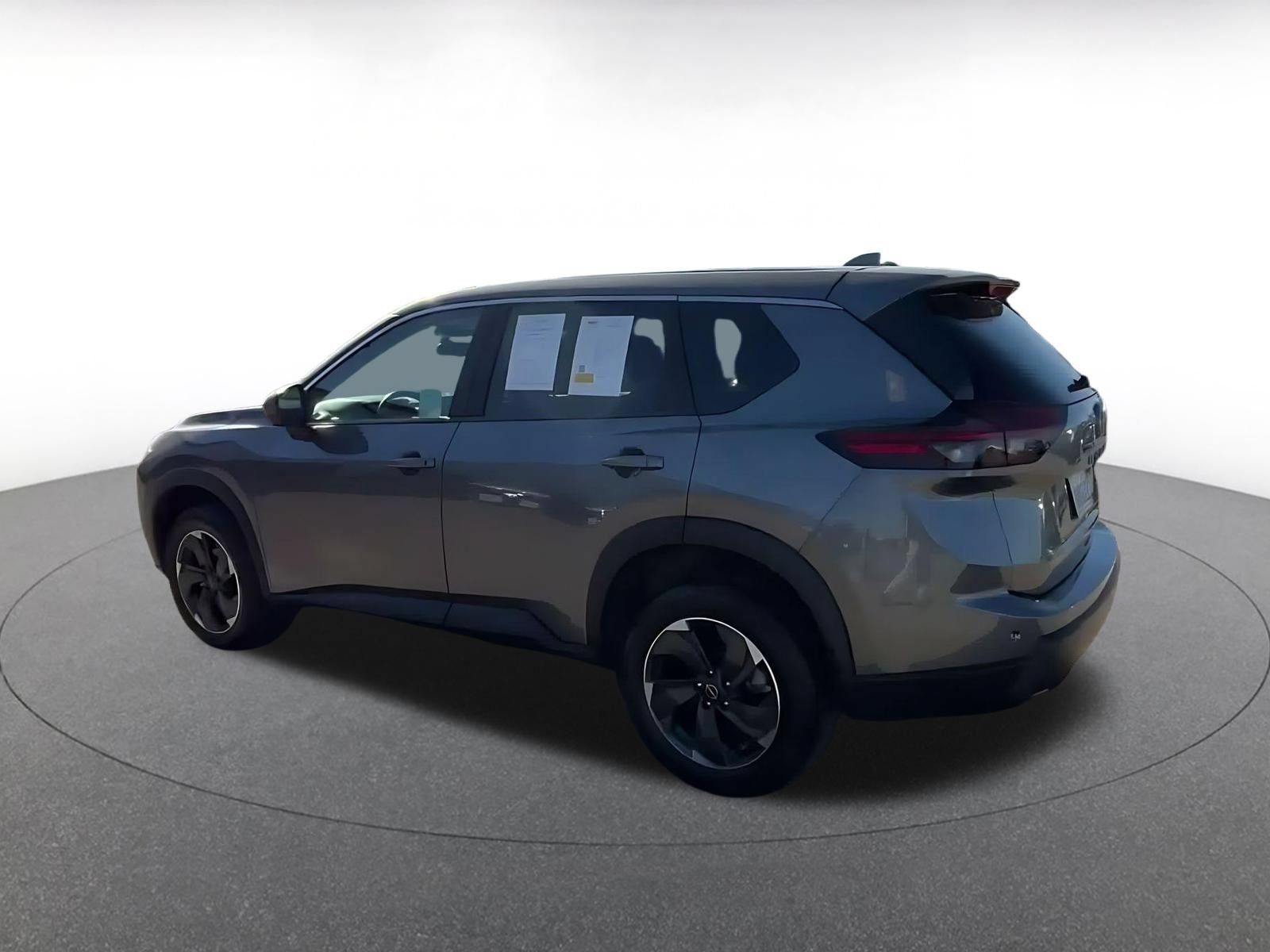 Used 2025 Nissan Rogue SV AWD/4WD image 9
