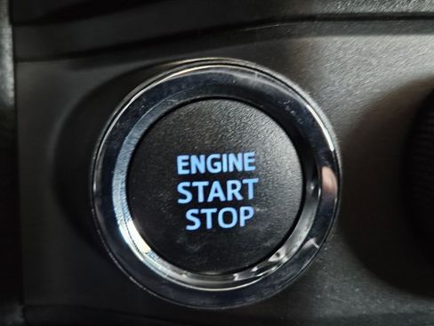 Used 2021 Toyota Tacoma TRD Off-Road w/ TRD Premium Off Road Package AWD/4WD image 24