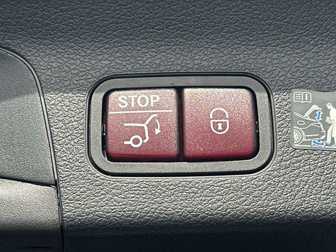 Certified 2025 Mercedes-Benz GLS 450 GLS 450 image 21