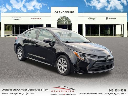 Used 2024 Toyota Corolla LE FWD image 1