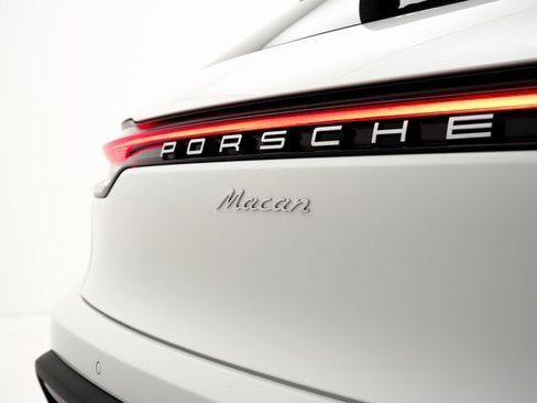 New 2025 Porsche Macan image 35
