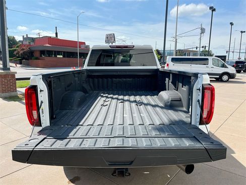 Used 2021 GMC Sierra 2500 SLT w/ SLT Convenience Package image 37