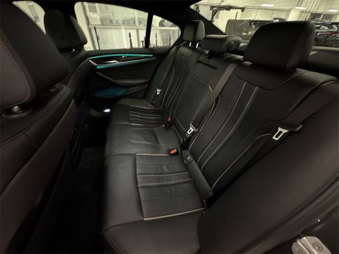 Used 2018 BMW 530i xDrive image 24