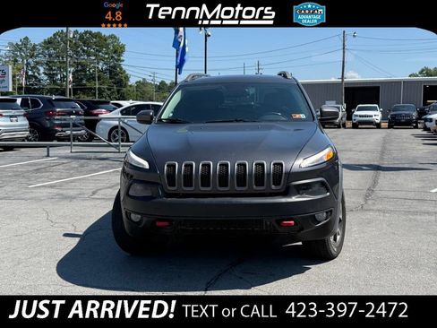 Used 2015 Jeep Cherokee Trailhawk w/ Comfort/Convenience Group AWD/4WD image 2