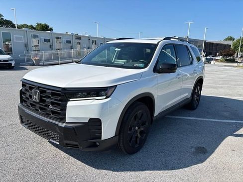 Used 2026 Honda Pilot Black Edition image 3