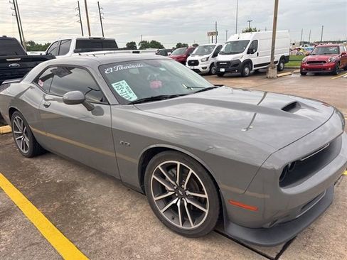 Used 2023 Dodge Challenger R/T RWD image 5