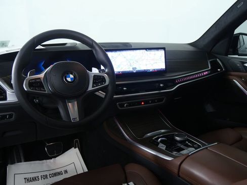 Certified 2023 BMW X7 xDrive40i w/ M Sport Package image 18
