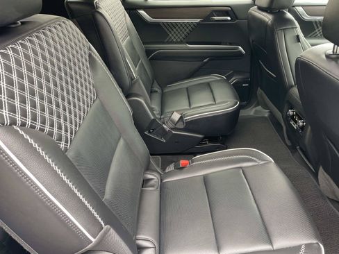 Used 2026 GMC Acadia Denali w/ Super Cruise Package FWD image 27