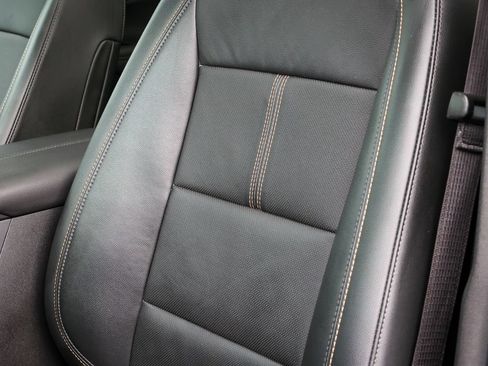 Used 2023 Chevrolet Equinox Premier FWD image 36