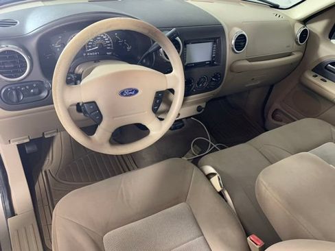 Used 2003 Ford Expedition XLT AWD/4WD image 17