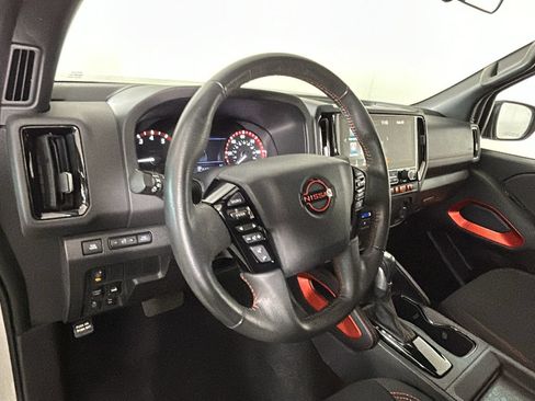 Used 2025 Nissan Frontier PRO-4X AWD/4WD image 16
