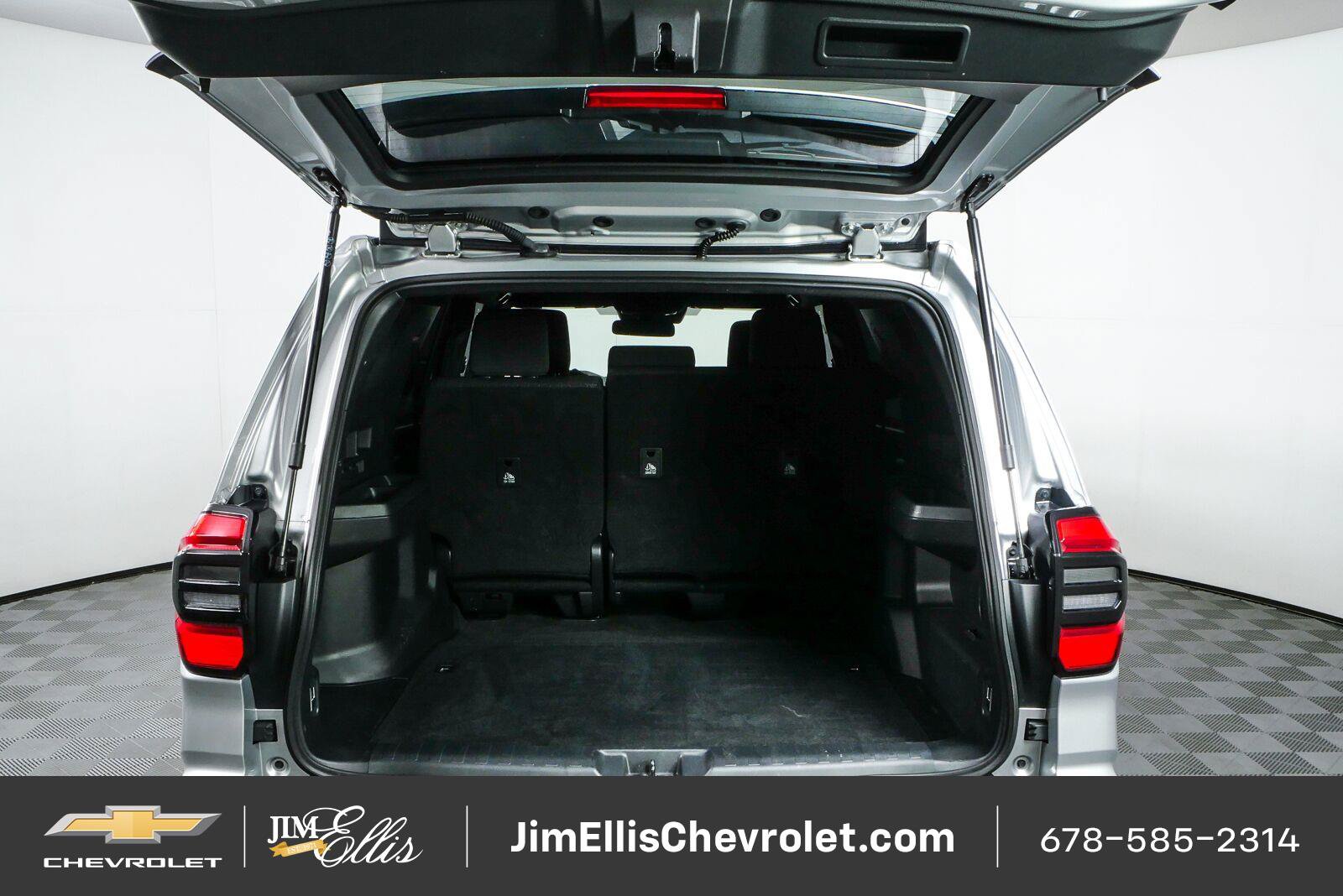 Used 2025 Toyota 4Runner SR5 RWD image 29