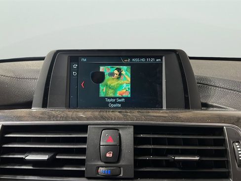 Used 2018 BMW 330i xDrive Sedan image 25