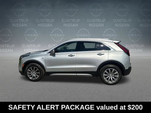 Used 2022 Cadillac XT4 Premium Luxury w/ Safety Alert Package AWD/4WD image 2