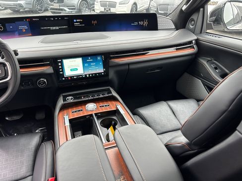 New 2025 Lincoln Navigator Black Label image 32